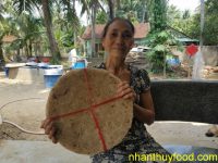 Nghệ nhân bánh tráng dừa